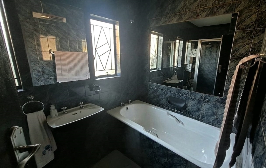 3 Bedroom Property for Sale in Generaal De Wet Free State